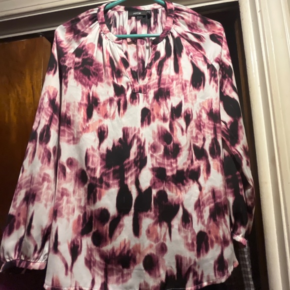 Cute purple and white long sleeve blouse - Picture 2 of 4